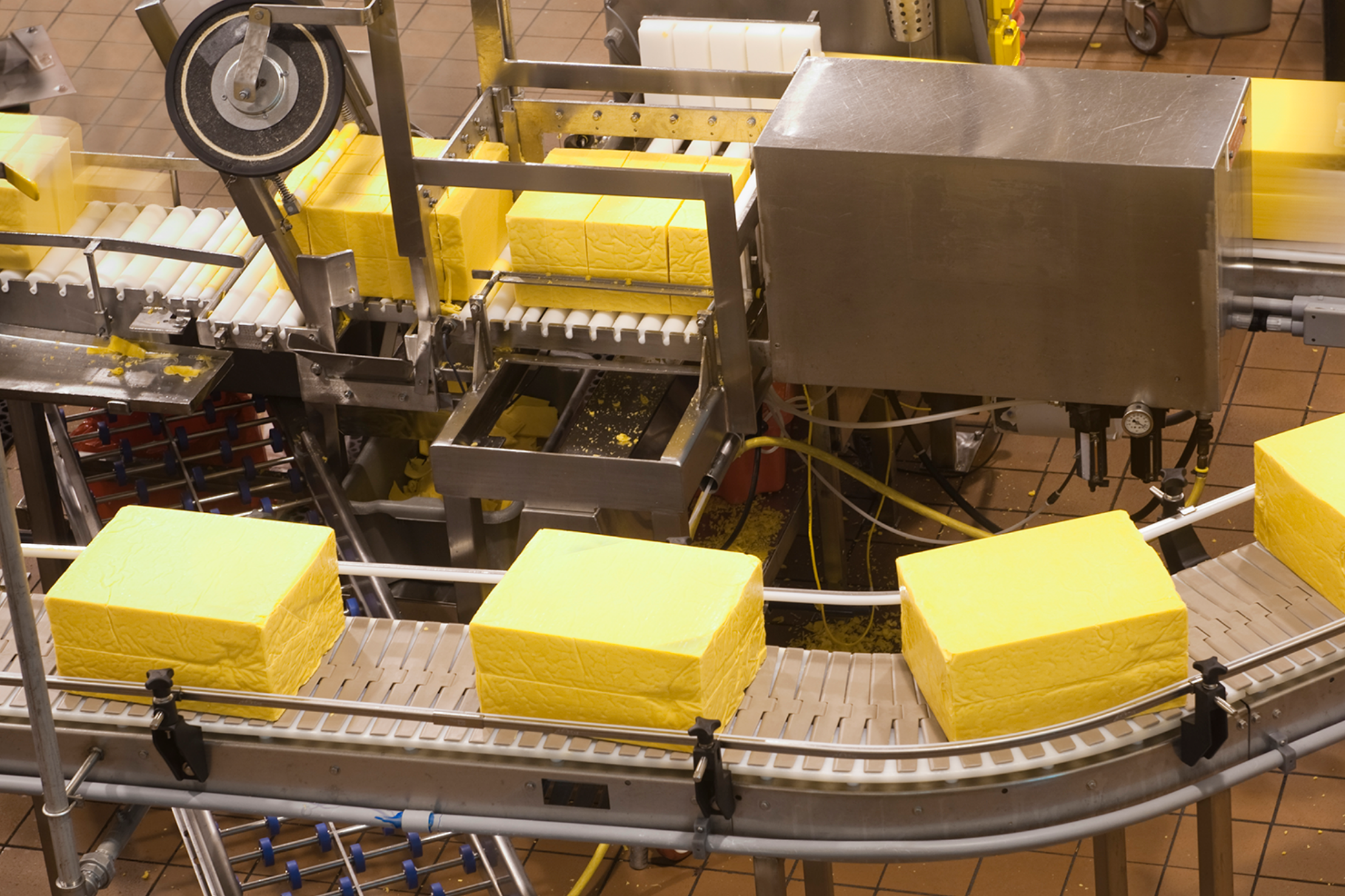 تعريف الأحزمة الناقلة وأهميتها في الصناعة